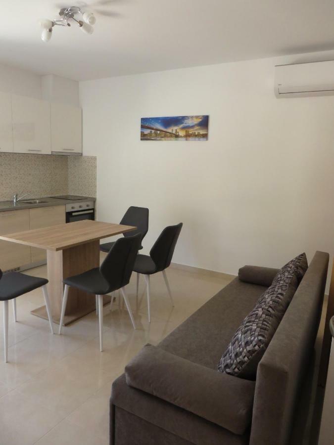 Luka Apartments Biograd Na Moru Exterior foto